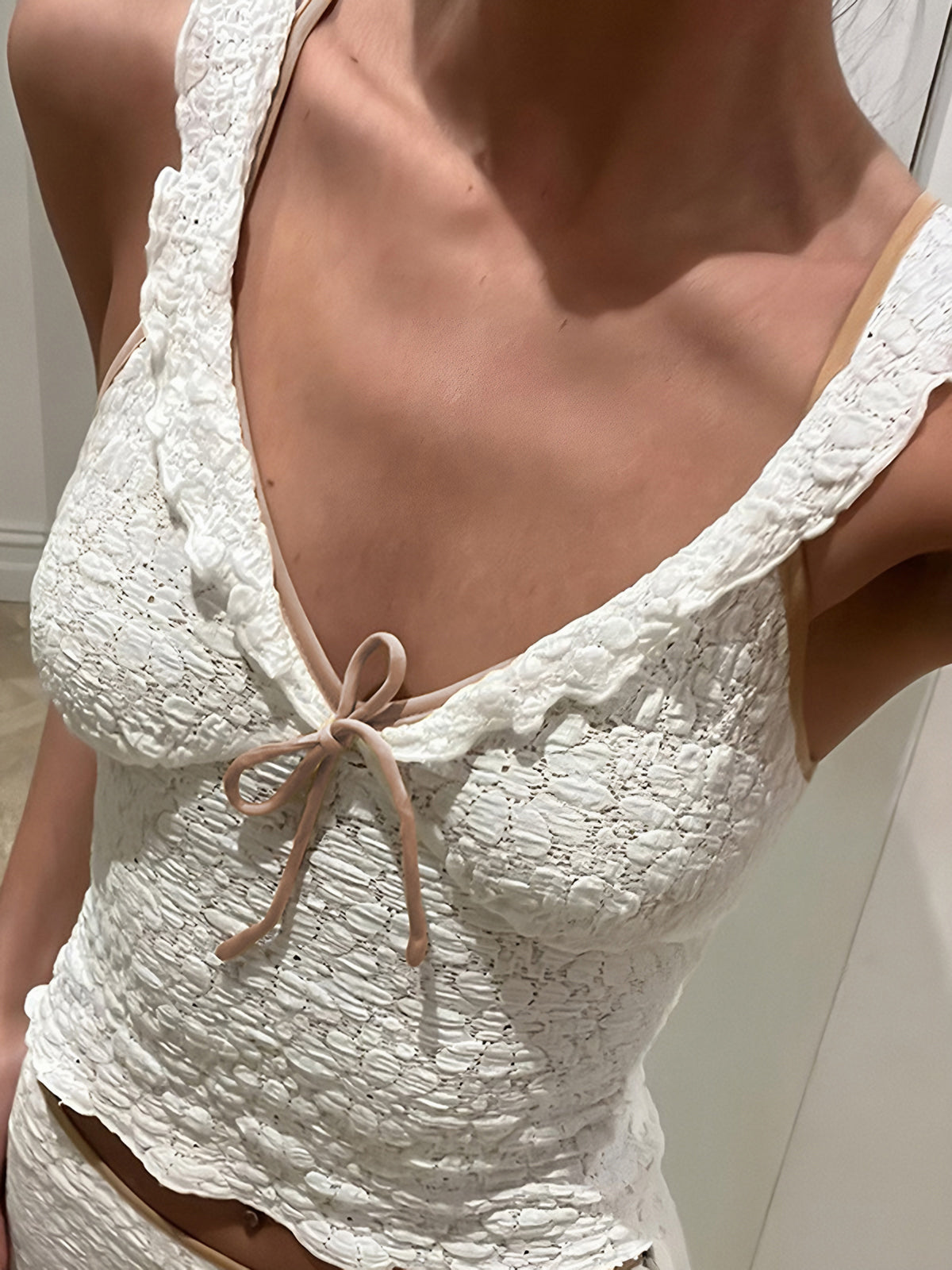 Tatlı Fiyonk Detaylı Atlet Üst