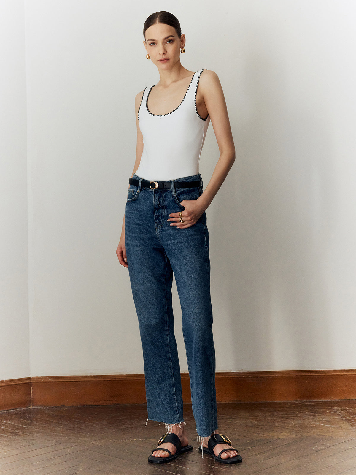 Sırtı Açık İnce Düşük Kesim Bodysuit