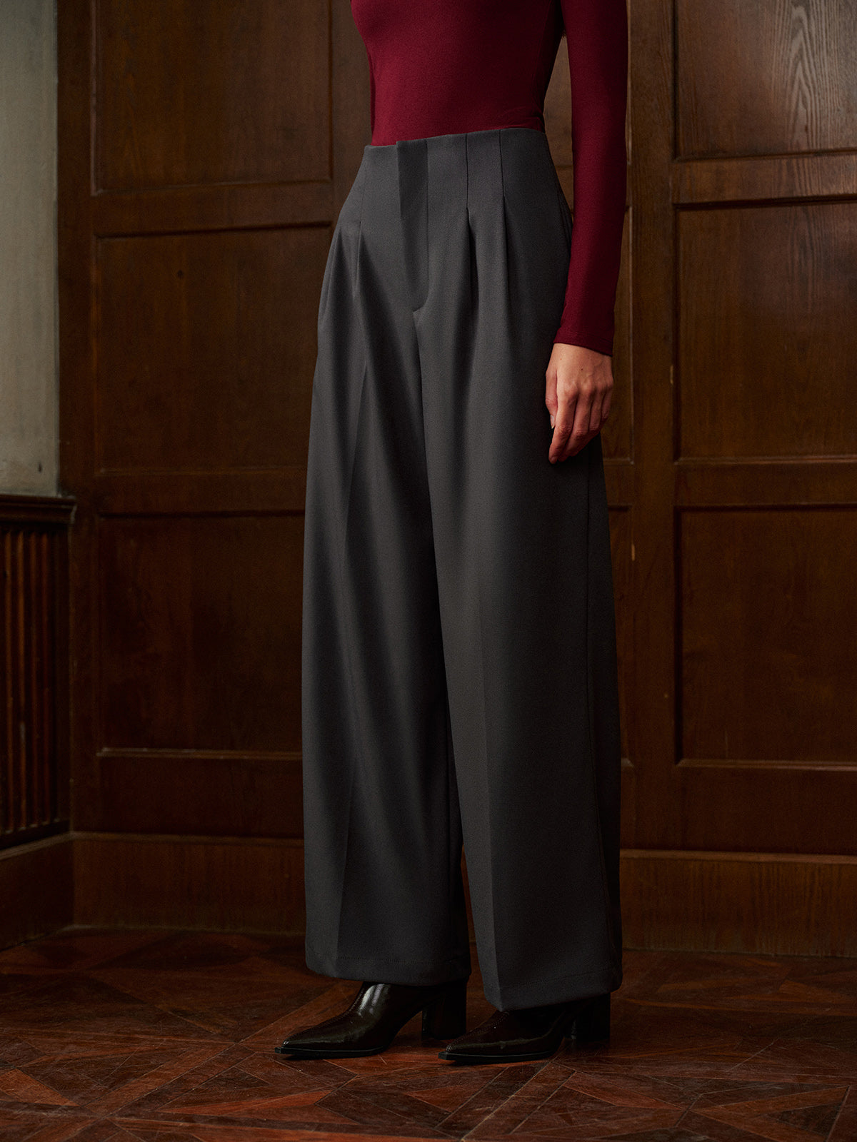 Minimalist Yüksek Bel Geniş Paça Pantolon