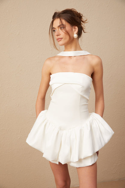 Olivia beyaz halter yaka volanlı mini elbise