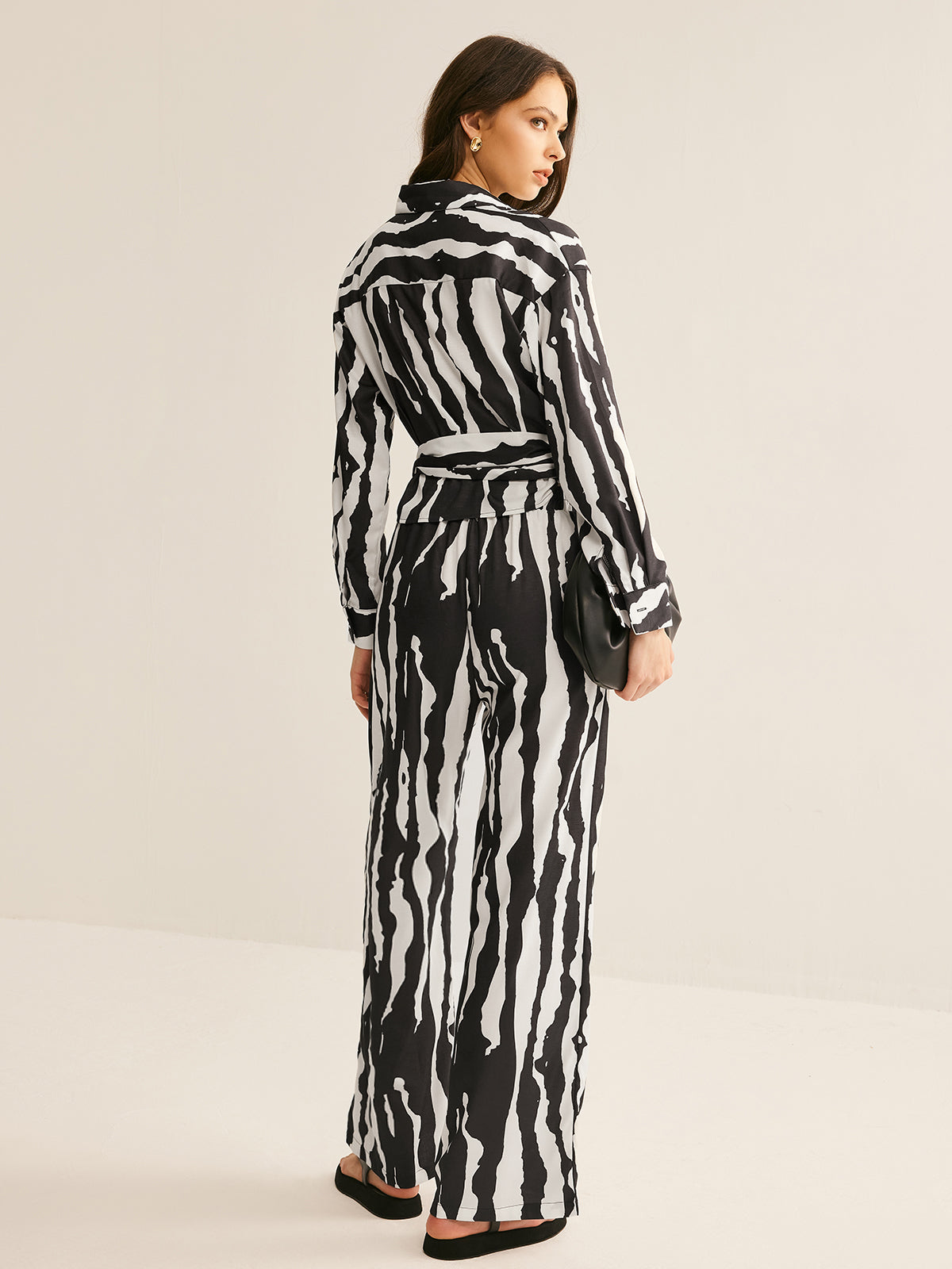 V Yaka Zebra Desenli Pantolon Takımı