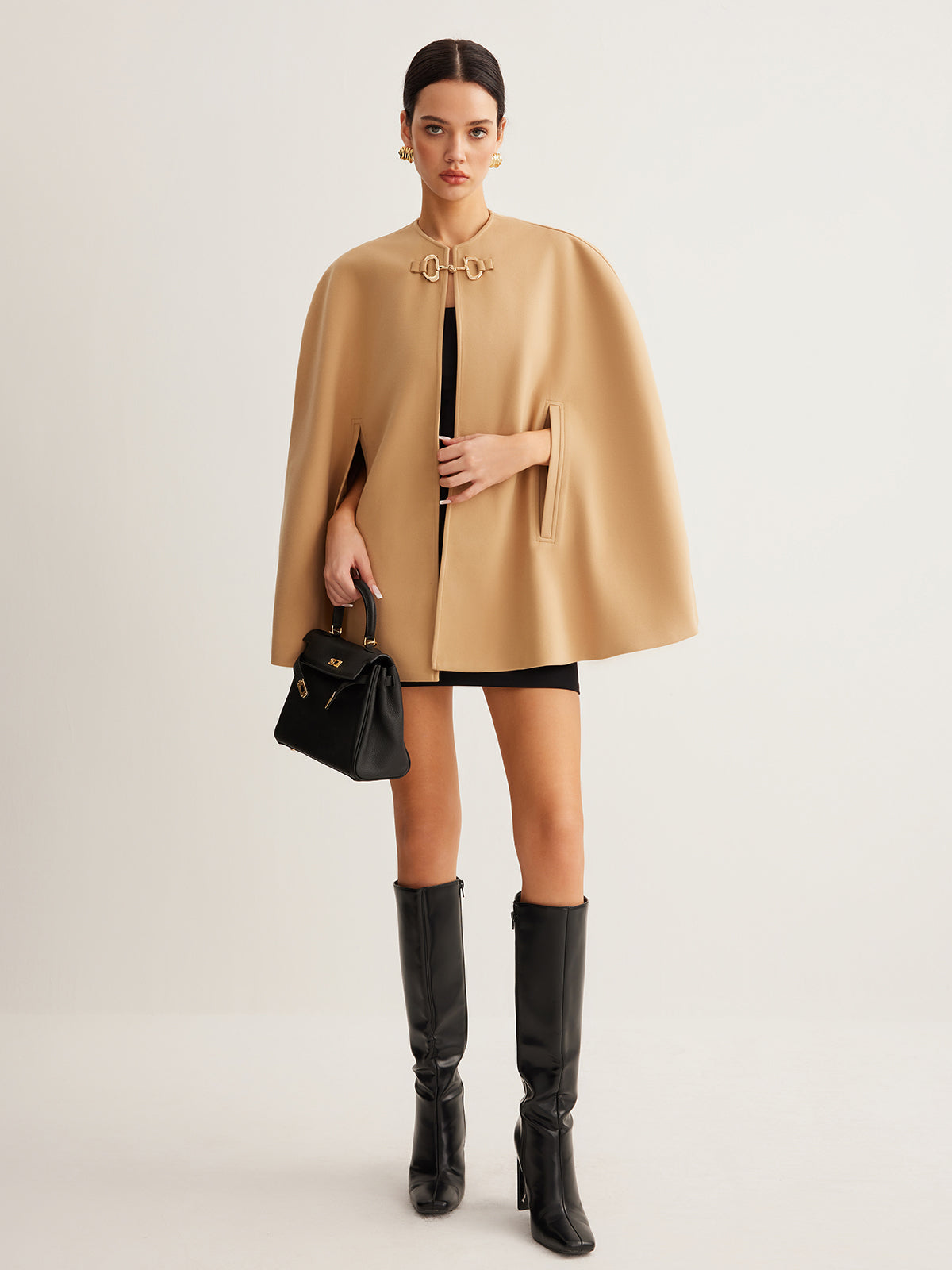Metal Detaylı Düz Tweed Pelerin