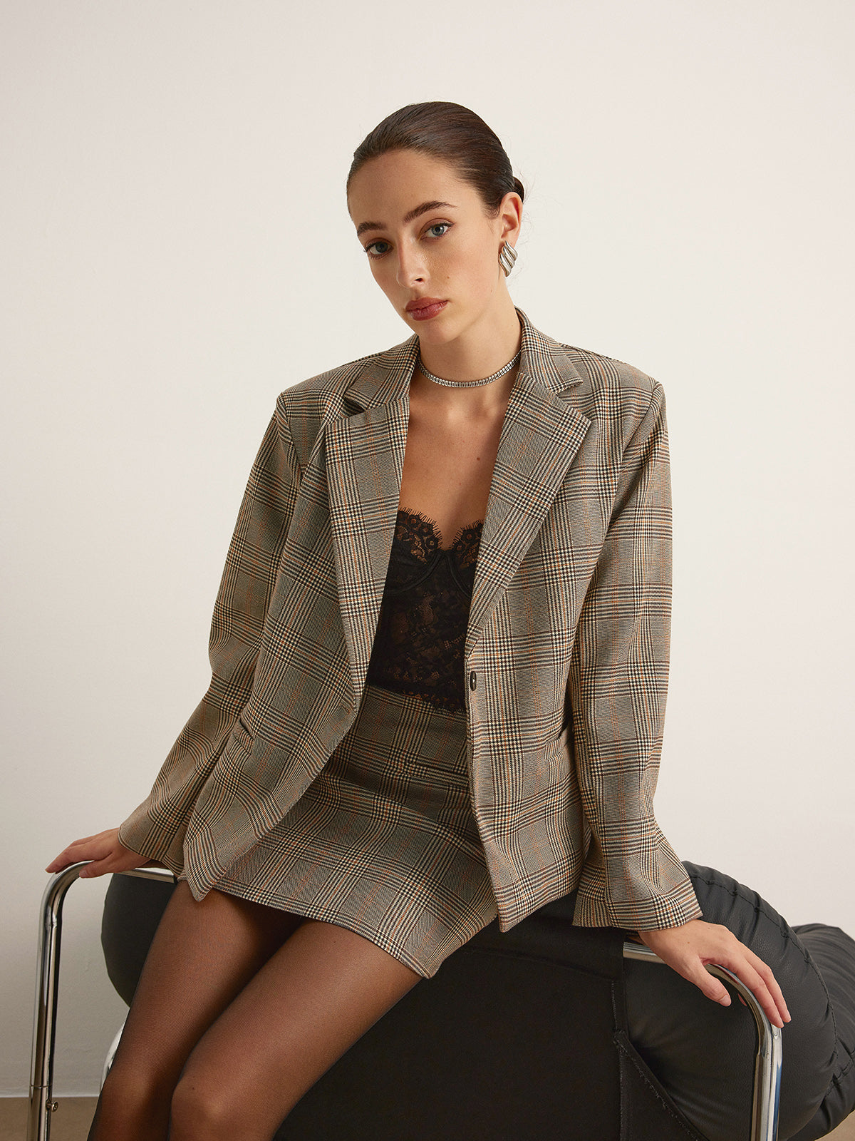 Kareli Düğmeli Yırtmaçlı Blazer