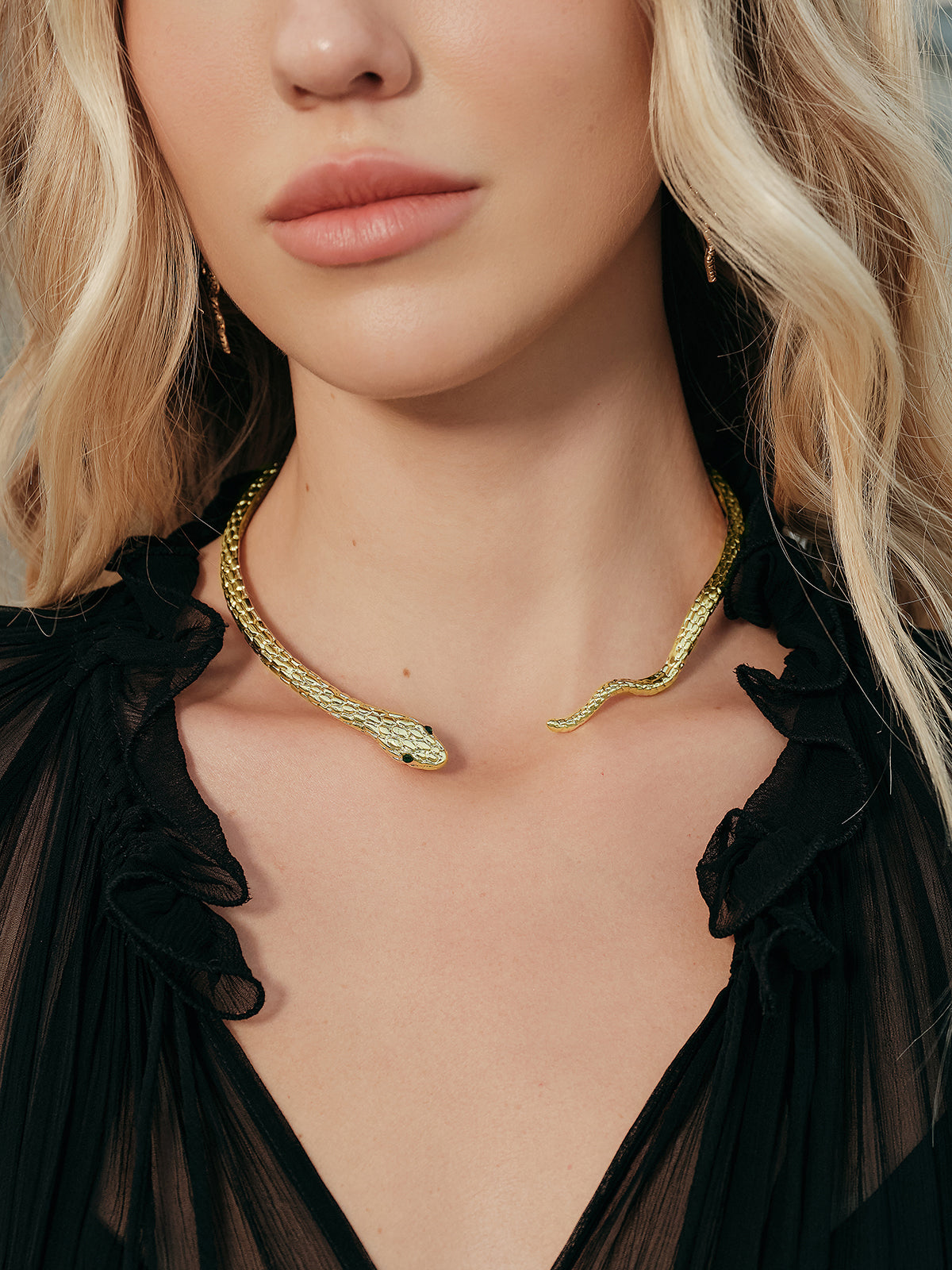 Yılan Şeklinde Choker Kolye